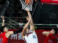 爱游戏官方网站 -赛前体能课后，广州队战术微调备战法国杯，气氛紧张，资深球员宣示担当的简单介绍