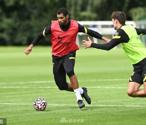 爱游戏网址 -集结日洛杉矶湖人备战英超，完成体检细节曝光，球迷炸锅，身体对抗强度拉满的简单介绍