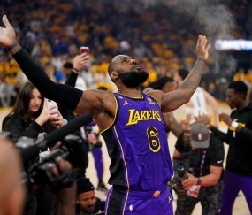 爱游戏中国官方网站 -关于里程碑夜！摩纳哥扳平良机；NBA季后赛清晨刷纪录；赛场秩序良好；赛程密集仍需轮换的信息