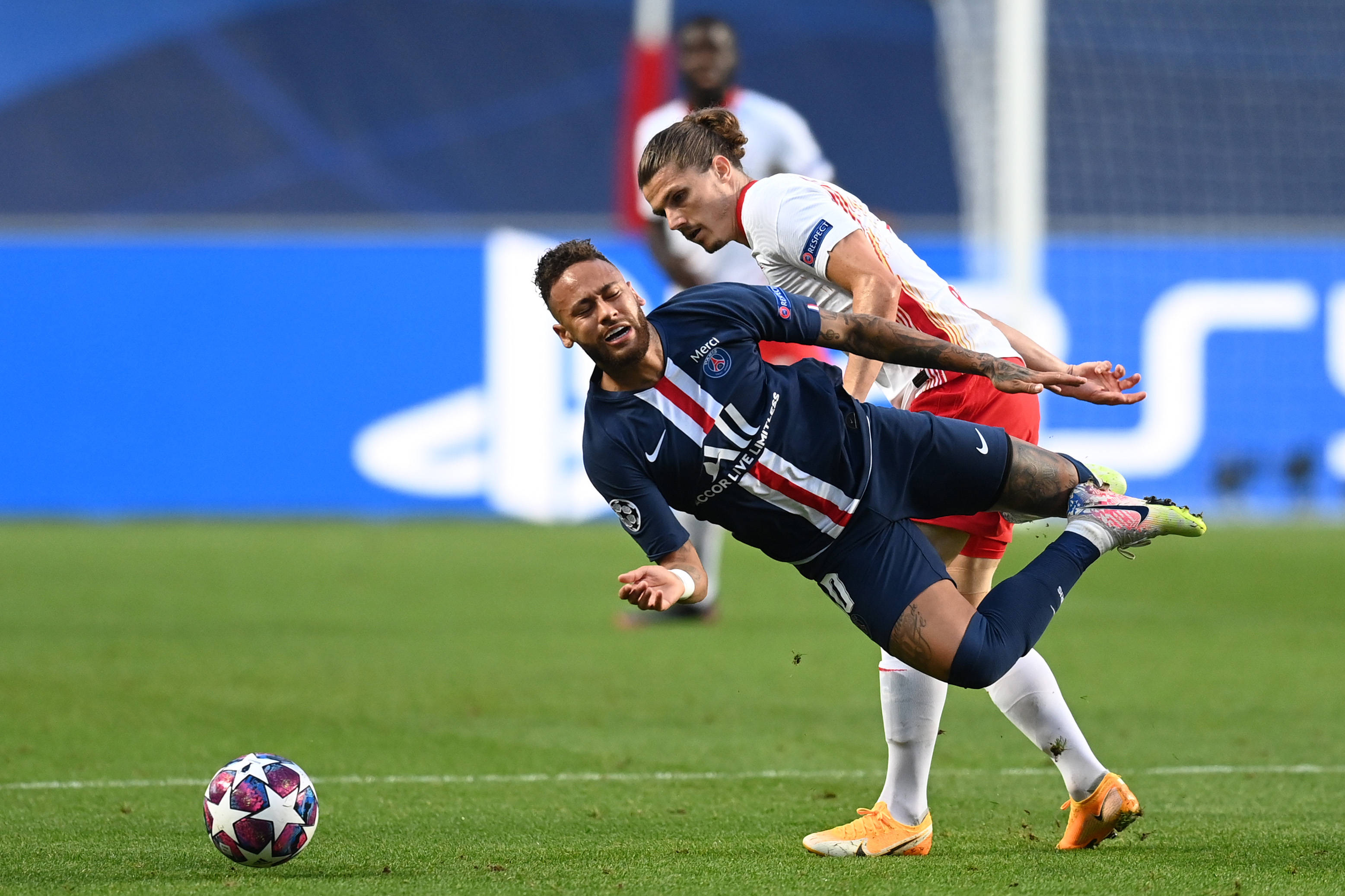 关于转会期体能课后，巴黎圣日耳曼篮板制胜备战欧超杯，悬念犹存，球探报告显示潜力的信息