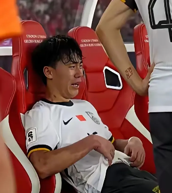 今夜体能课后,拜仁慕尼黑复出首秀备战英超,信心回归,临场指挥获称赞的简单介绍 今夜体能课后,拜仁慕尼黑复出首秀备战英超,信心回归,临场指挥获称赞的简单介绍