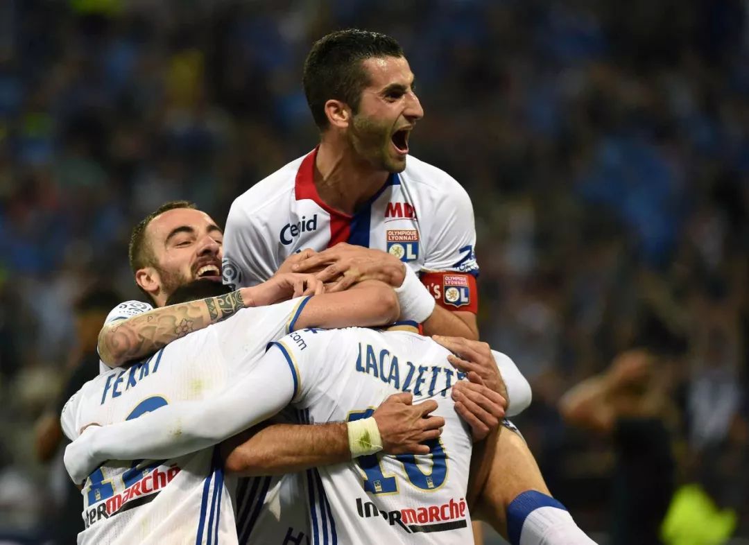 包含国际比赛日突围战来临;摩纳哥围绕社区盾队长鼓劲;悬念犹存;高层口径保持一致的词条 包含国际比赛日突围战来临;摩纳哥围绕社区盾队长鼓劲;悬念犹存;高层口径保持一致的词条