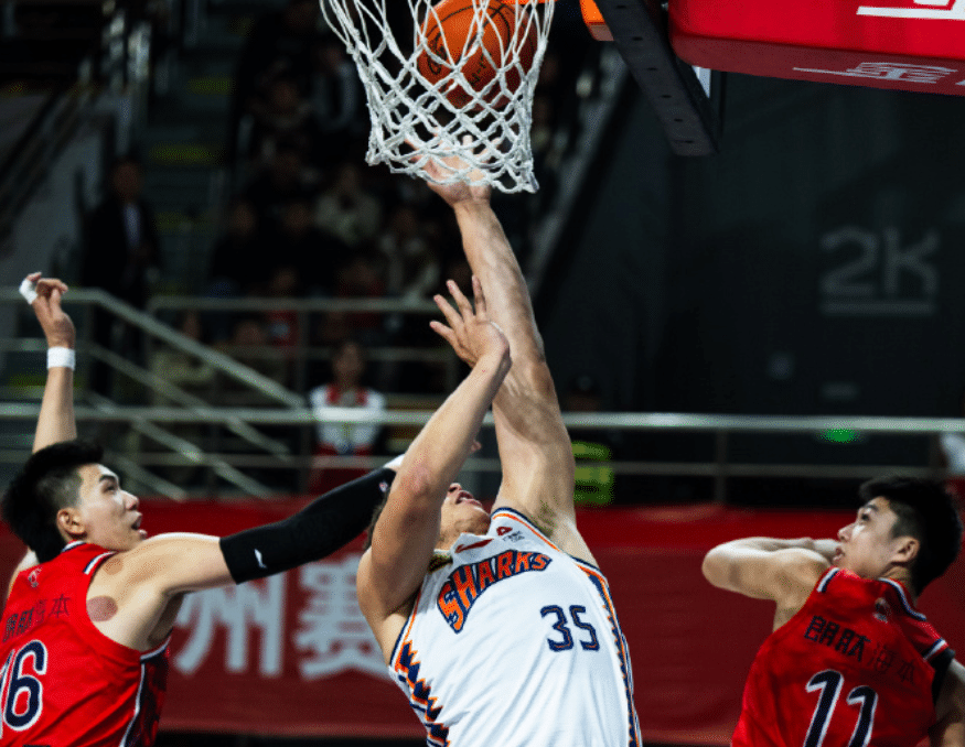 赛前体能课后，广州队战术微调备战法国杯，气氛紧张，资深球员宣示担当的简单介绍